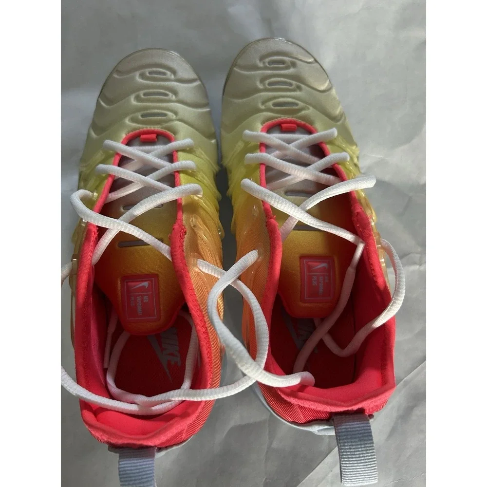 Nike Air‎ Vapormax Plus Sunrise Womens CW5593-400 Size 5 Yellow Orange EUC